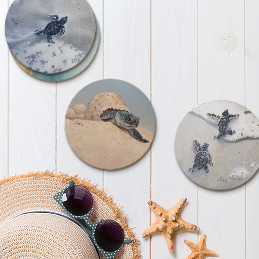 Straw hat, sun glasses and seashells on a white wooden background. top view summer holiday concept with copy space