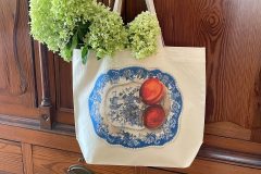 tote-peaches-on-staffordshire-platter