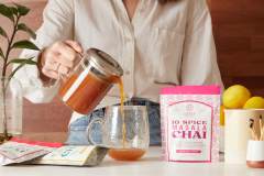 Pouring-Chai