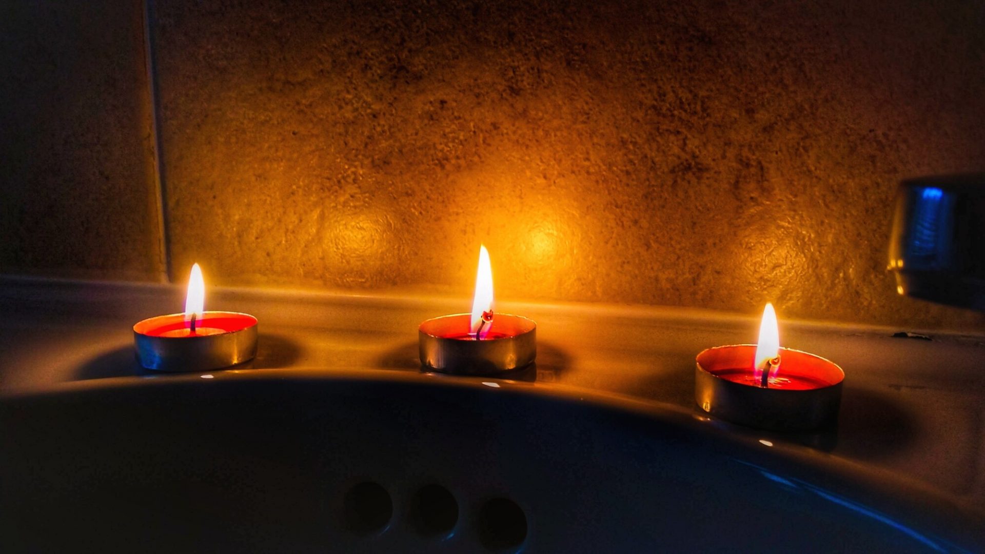 Using Candles to Create the Perfect Ambiance | Road Runners, LLC